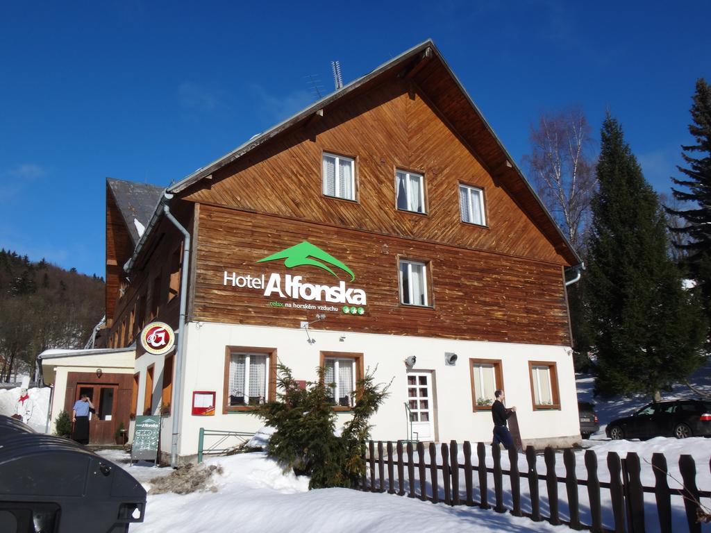 Hotel Alfonska Benecko Exterior foto